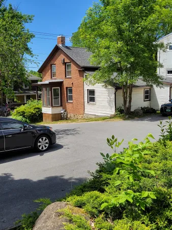 $2,950 | 304 South Winooski Avenue, Burlington, VT 05401