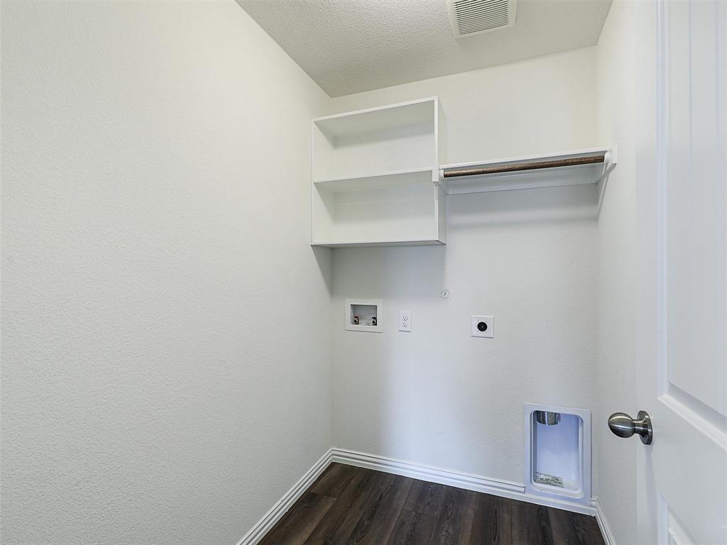 910 Torrey Avenue Princeton, TX 75407 - Photo 31 of 39 a view of a room with shelf