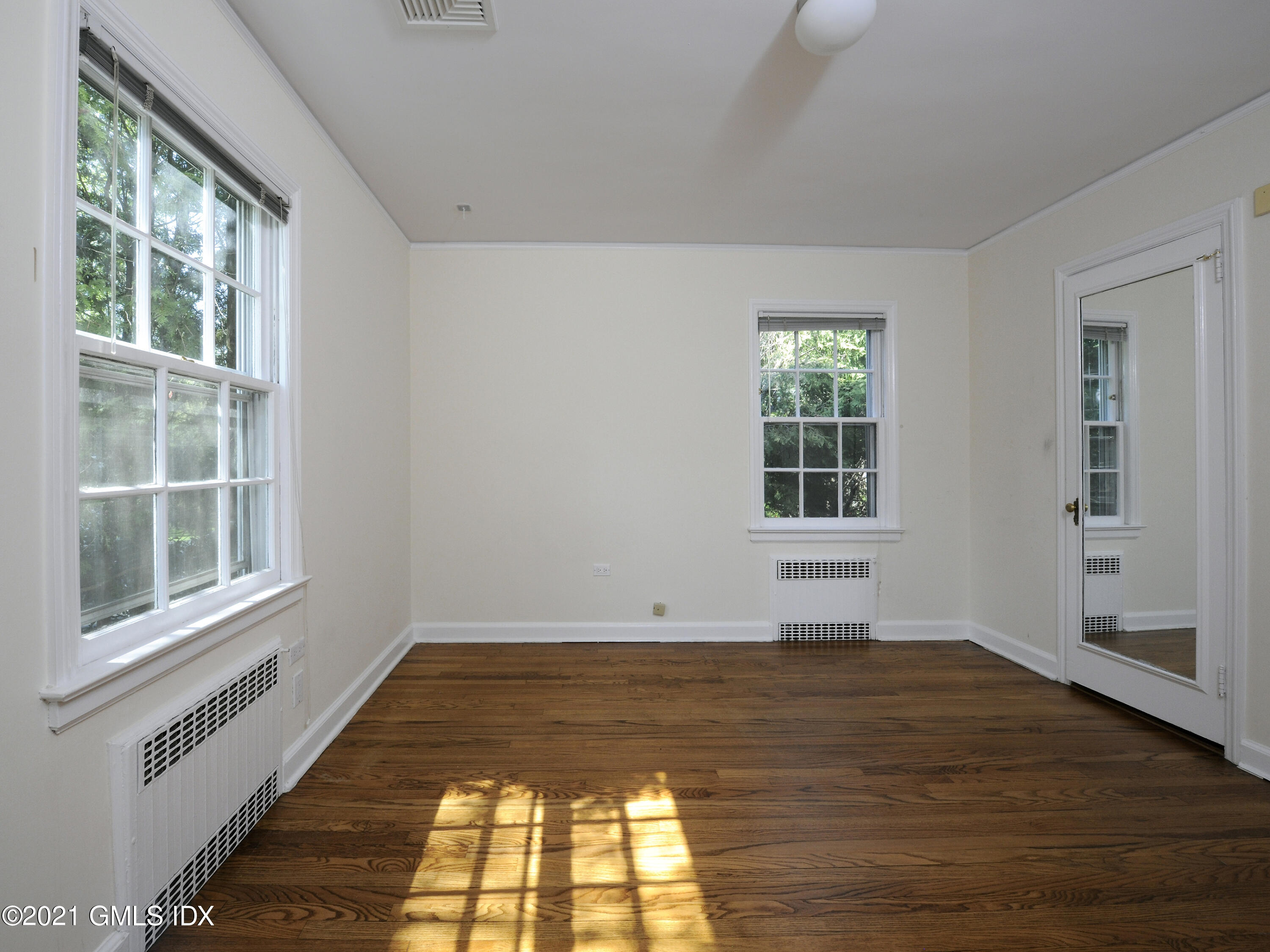 10 Crescent Road Riverside, CT 06878 - Photo 16 of 22 Bedroom 3