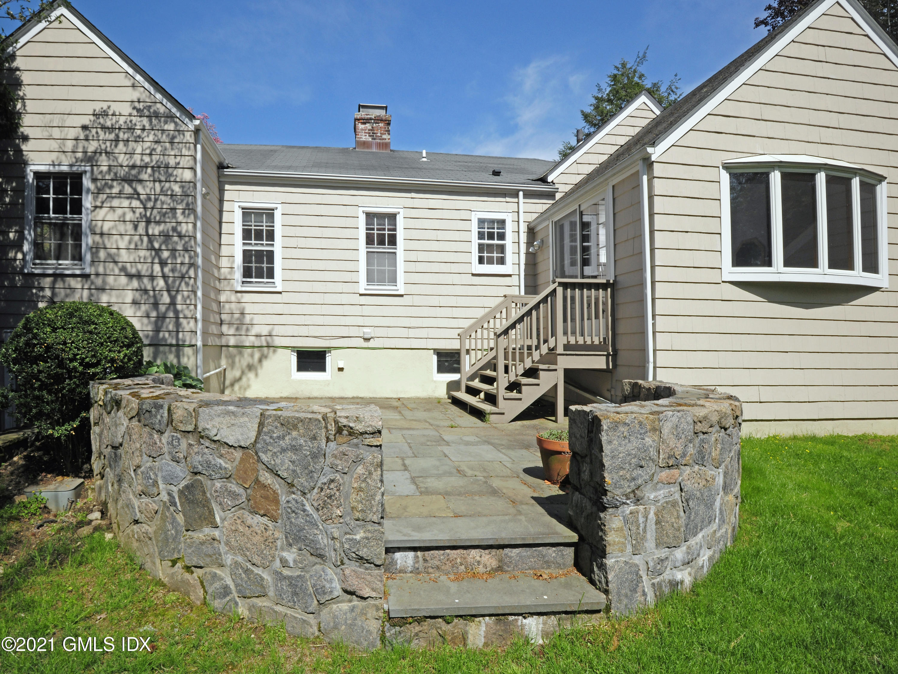 10 Crescent Road Riverside, CT 06878 - Photo 19 of 22 Flagstone Terrace