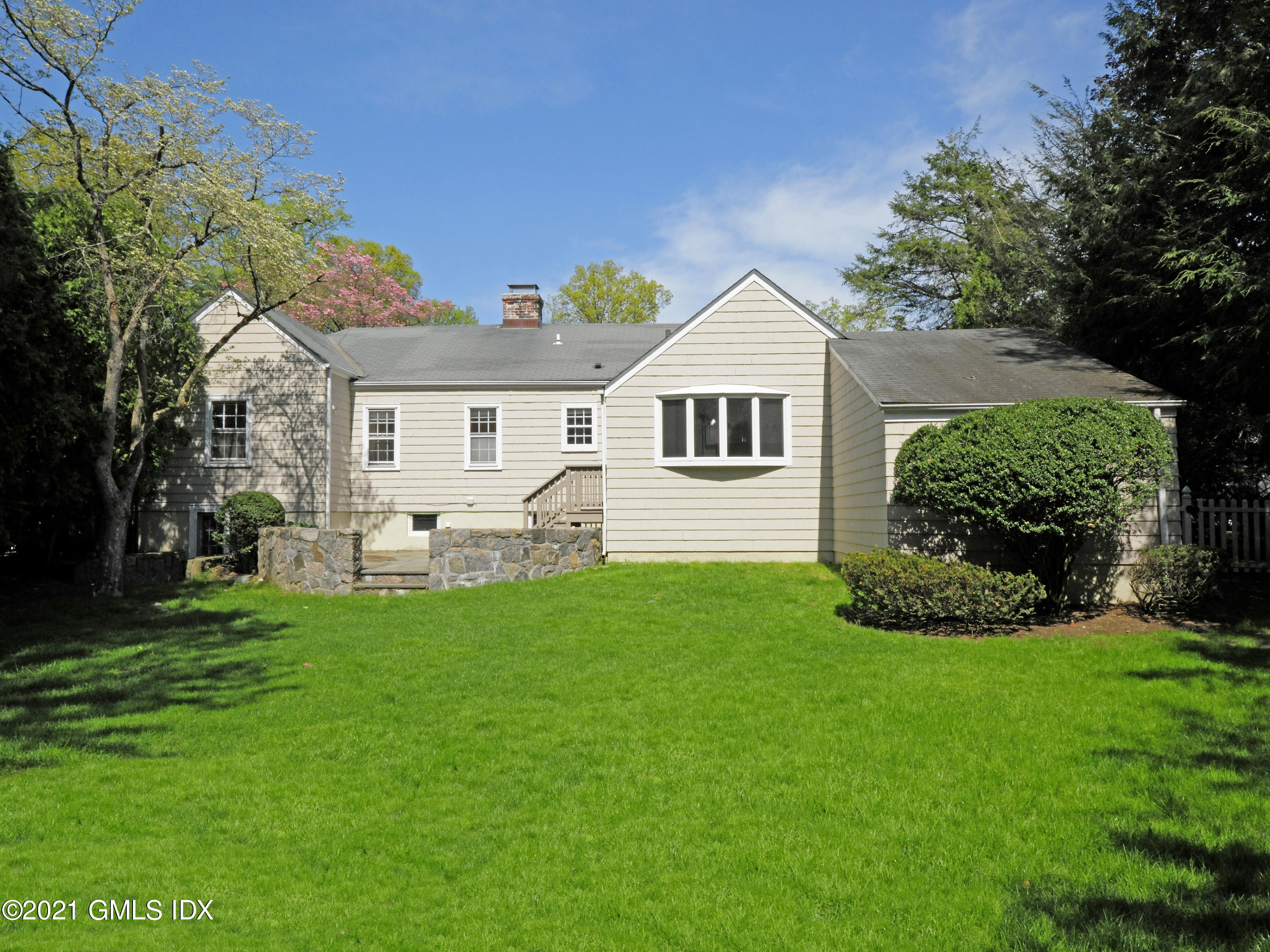 10 Crescent Road Riverside, CT 06878 - Photo 20 of 22 Backyard
