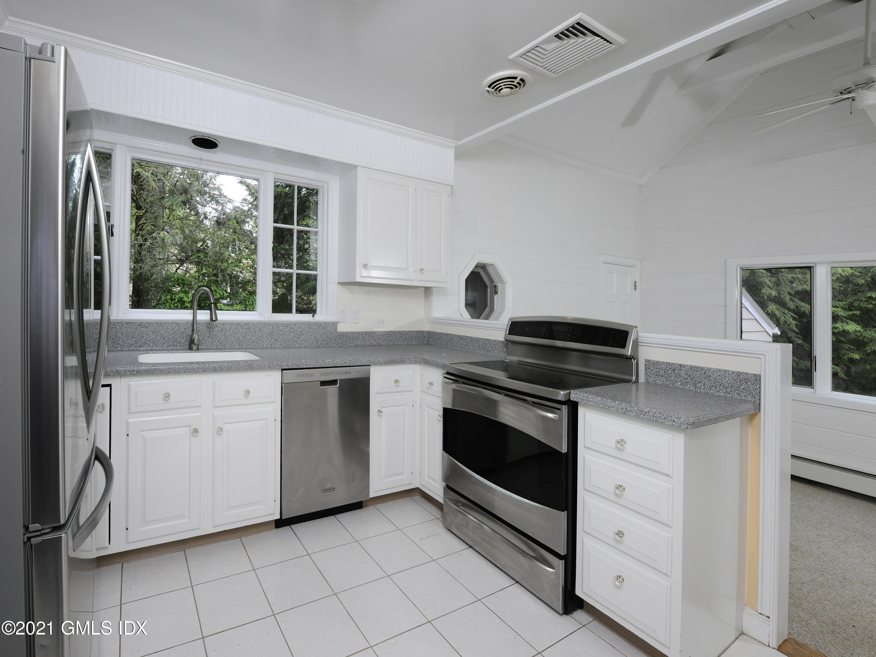 10 Crescent Road Riverside, CT 06878 - Photo 9 of 22 Kitchen