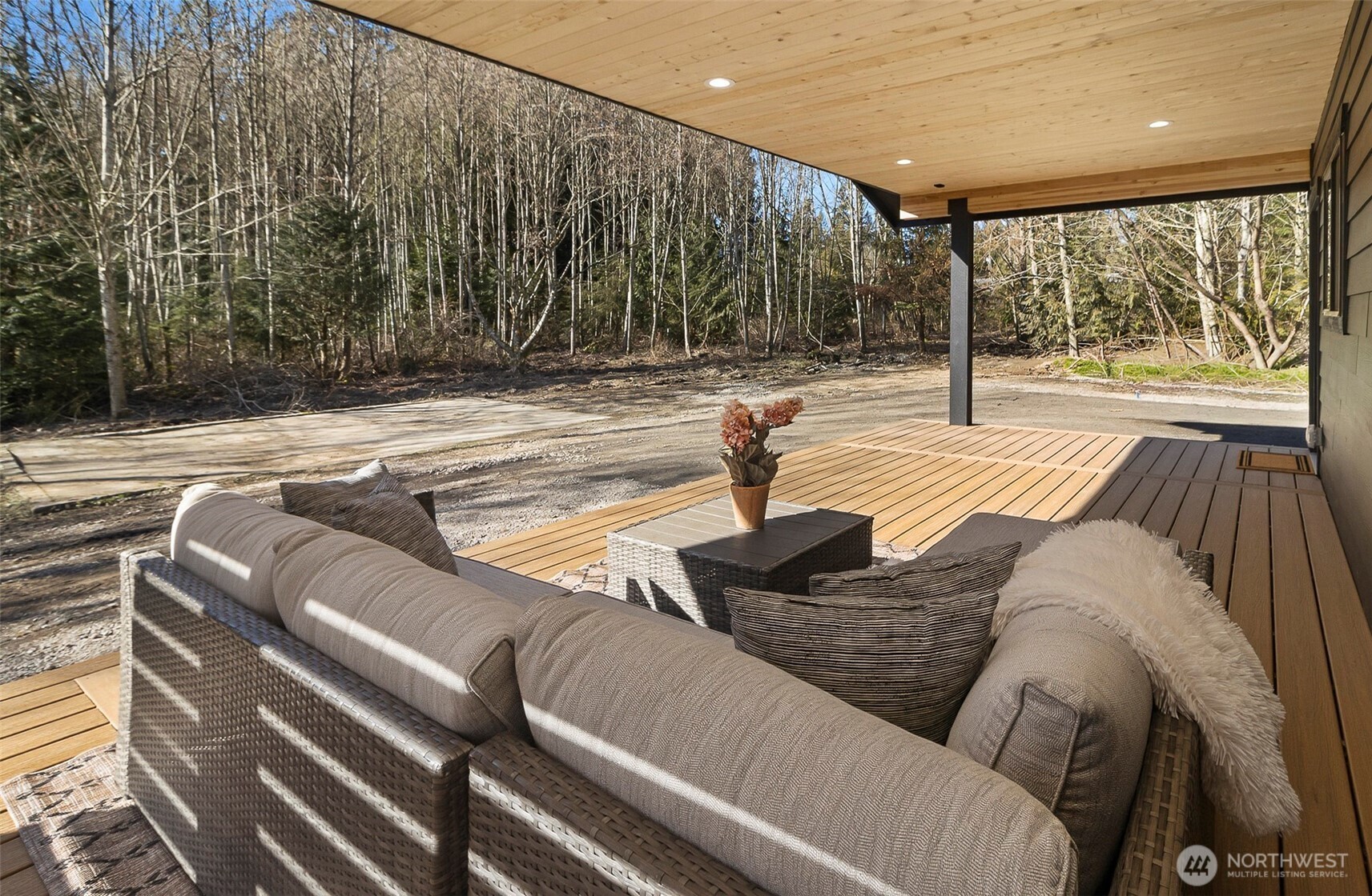 2816 Callow Road Lake Stevens, WA 98258 - Photo 28 of 34 a living room with a couch