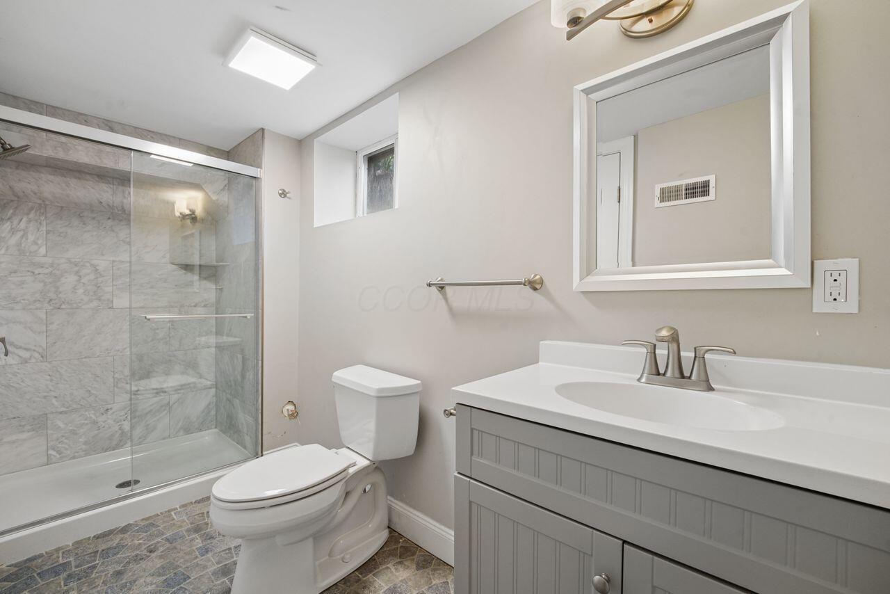 1430 Ashdowne Road Upper Arlington, OH 43221 - Photo 34 of 51 Yes, that is a third full bath.