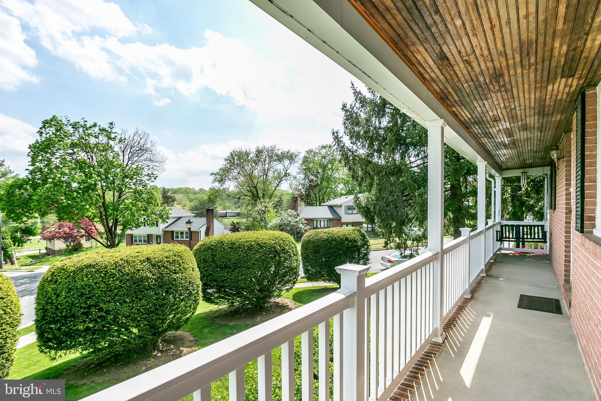 914 Breezewick Road Baltimore, MD 21286 - Photo 2 of 26 Front Porch