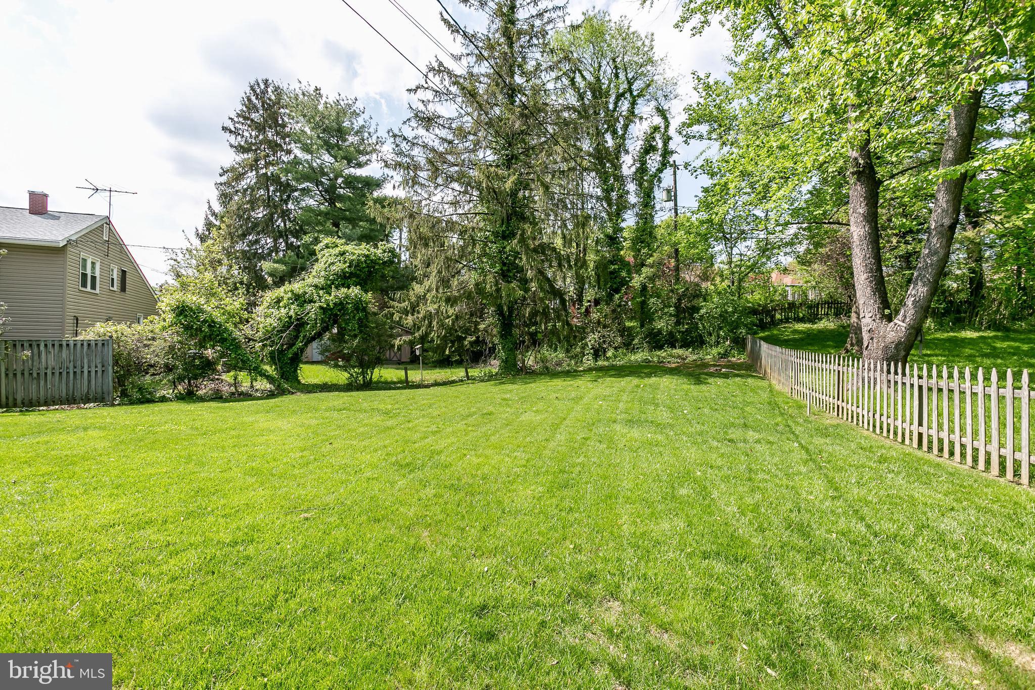 914 Breezewick Road Baltimore, MD 21286 - Photo 24 of 26 Flat rear yard