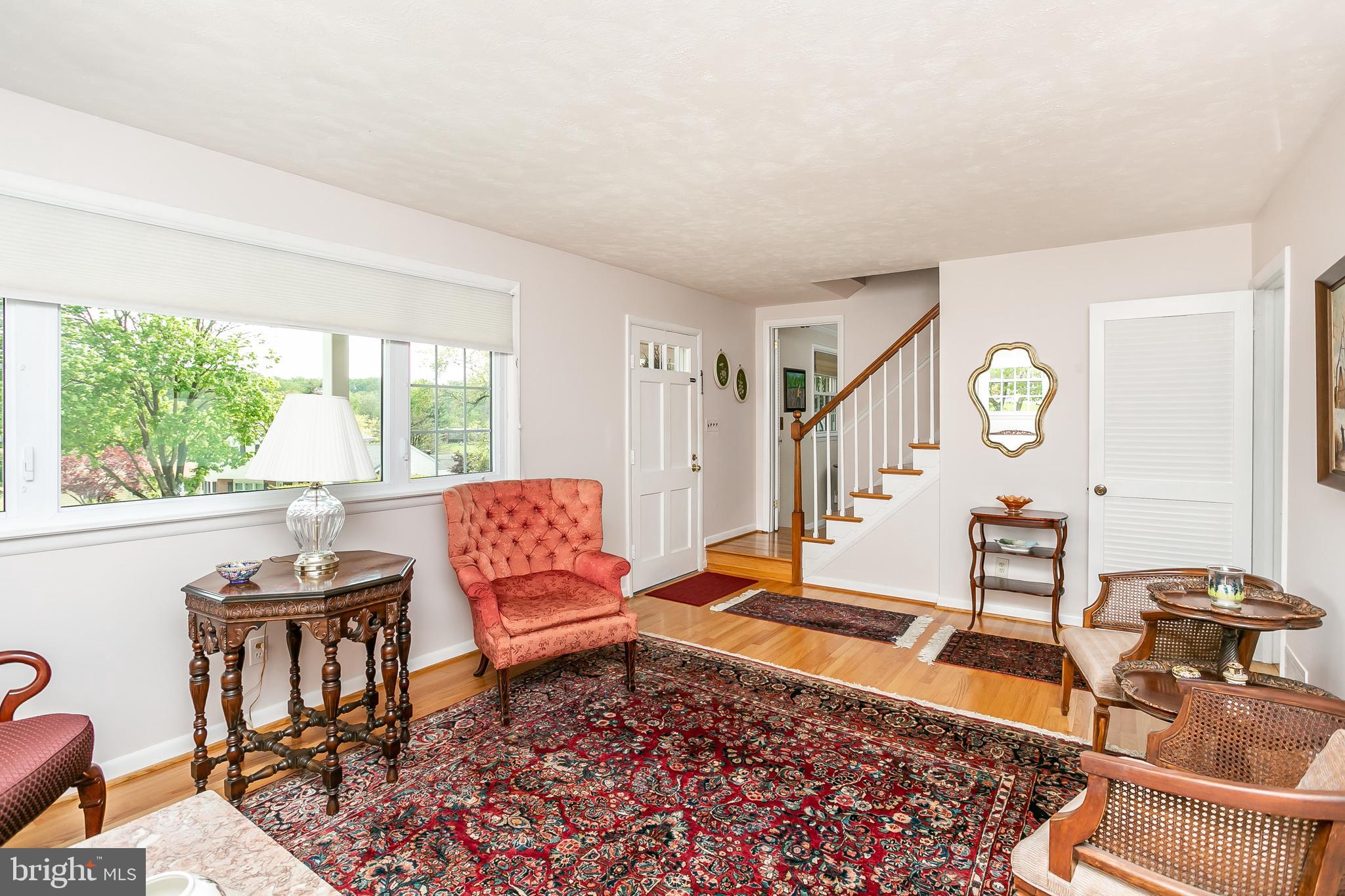 914 Breezewick Road Baltimore, MD 21286 - Photo 4 of 26 Living Room