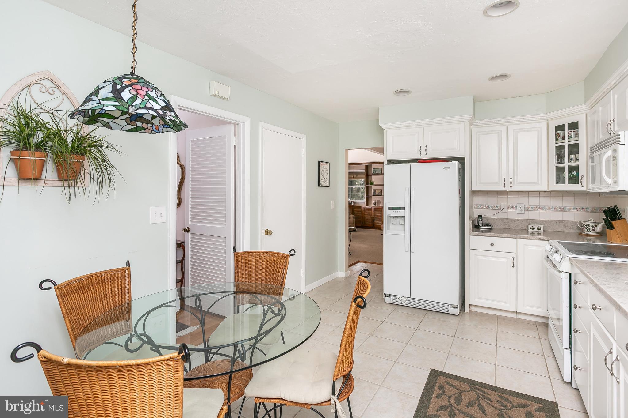 914 Breezewick Road Baltimore, MD 21286 - Photo 6 of 26 Kitchen/Breakfast Area