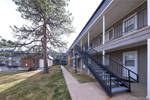 $219,500 | 7050 West Cedar Avenue, Unit 212, Lakewood, CO 80226