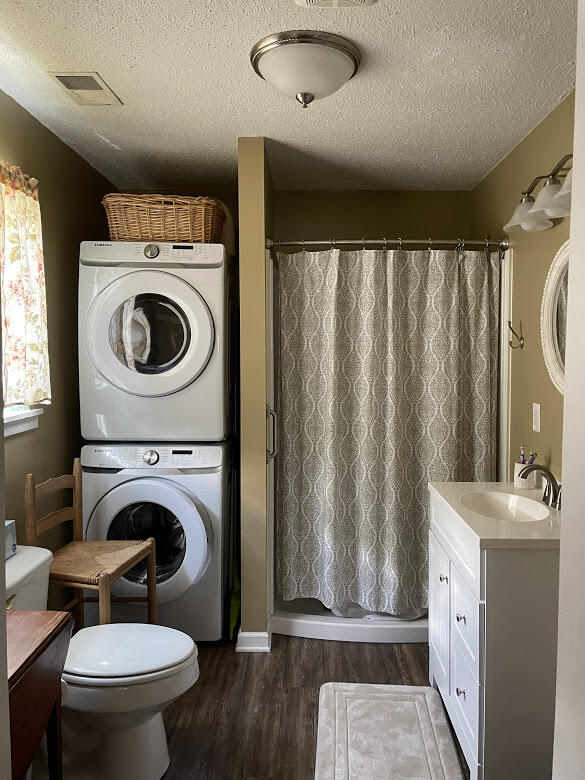 400 Ellis Road Southwest Dalton, GA 30721 - Photo 18 of 24 Master Bath/Laundry