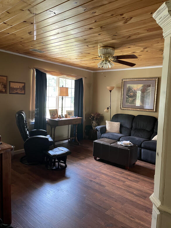 400 Ellis Road Southwest Dalton, GA 30721 - Photo 5 of 24 Living Room