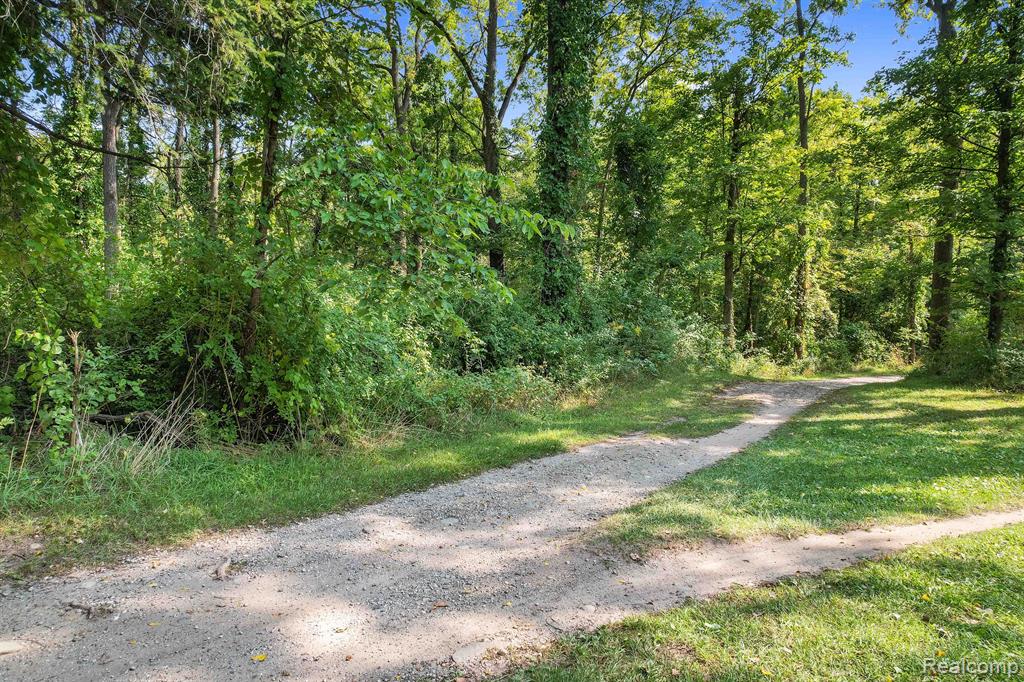 317 Broadleaf Drive Rochester, MI 48306 - Photo 42 of 42
