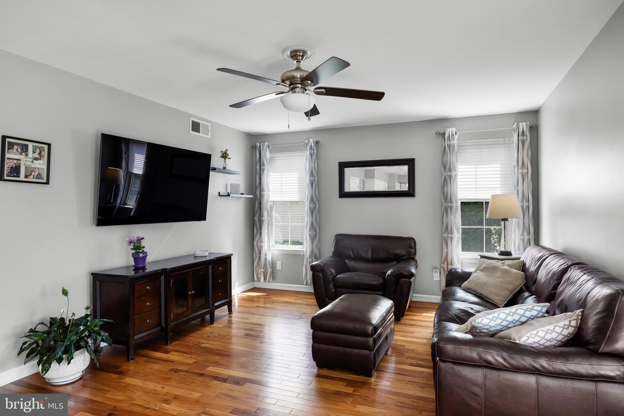 44 Springcress Drive Delran, NJ 08075 - Photo 15 of 30 Family Room