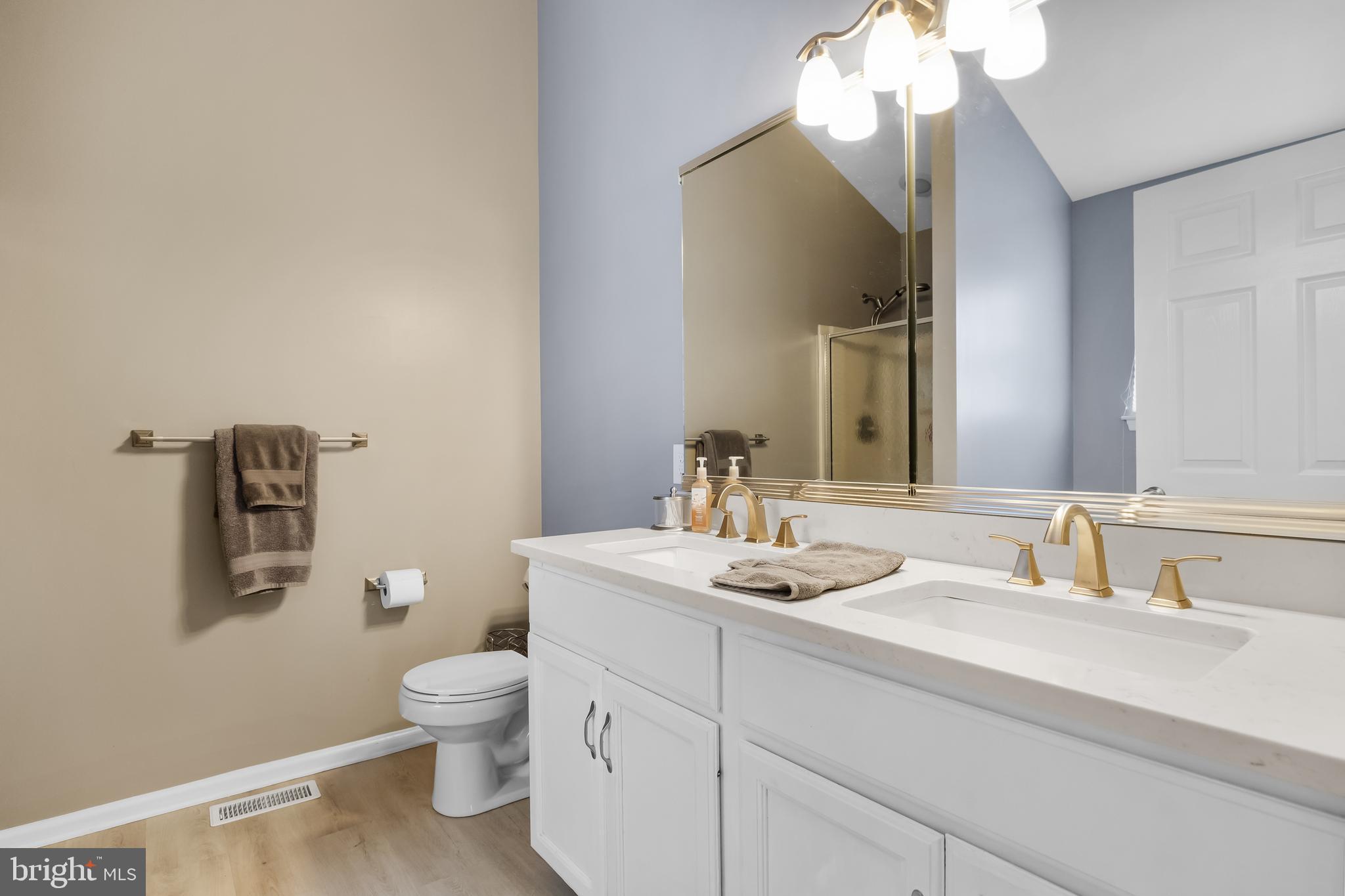 44 Springcress Drive Delran, NJ 08075 - Photo 22 of 30 Primary Bath