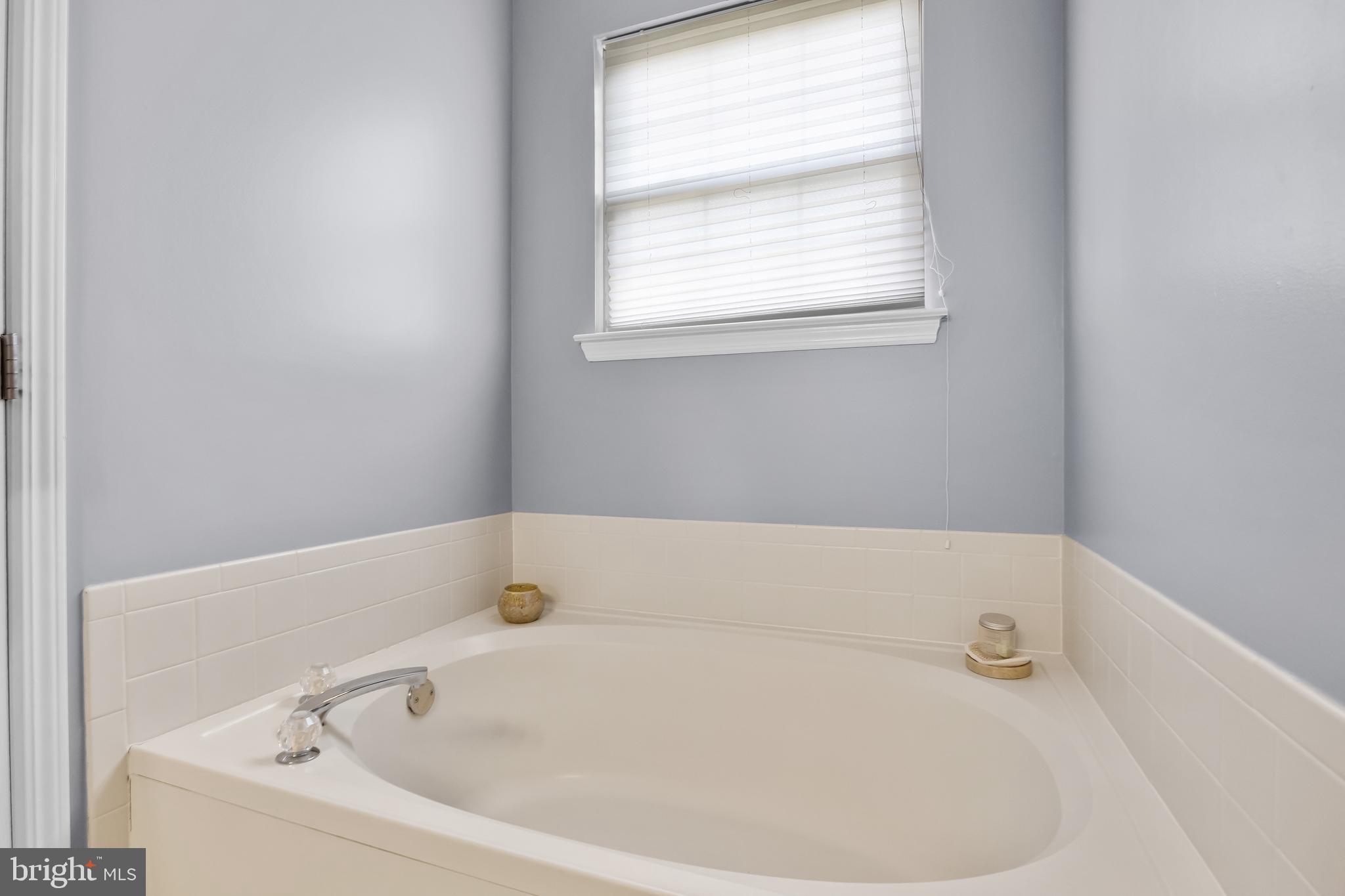 44 Springcress Drive Delran, NJ 08075 - Photo 23 of 30 Primary Bath