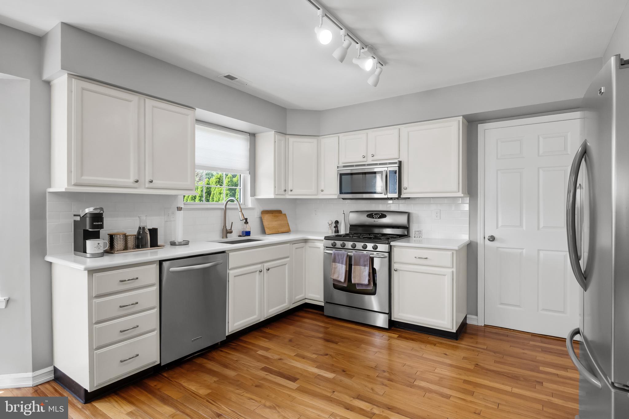 44 Springcress Drive Delran, NJ 08075 - Photo 10 of 30 Kitchen