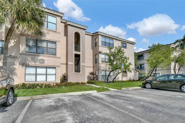 $2,100 | 2866 South University Drive, Unit 5105, Davie, FL 33328