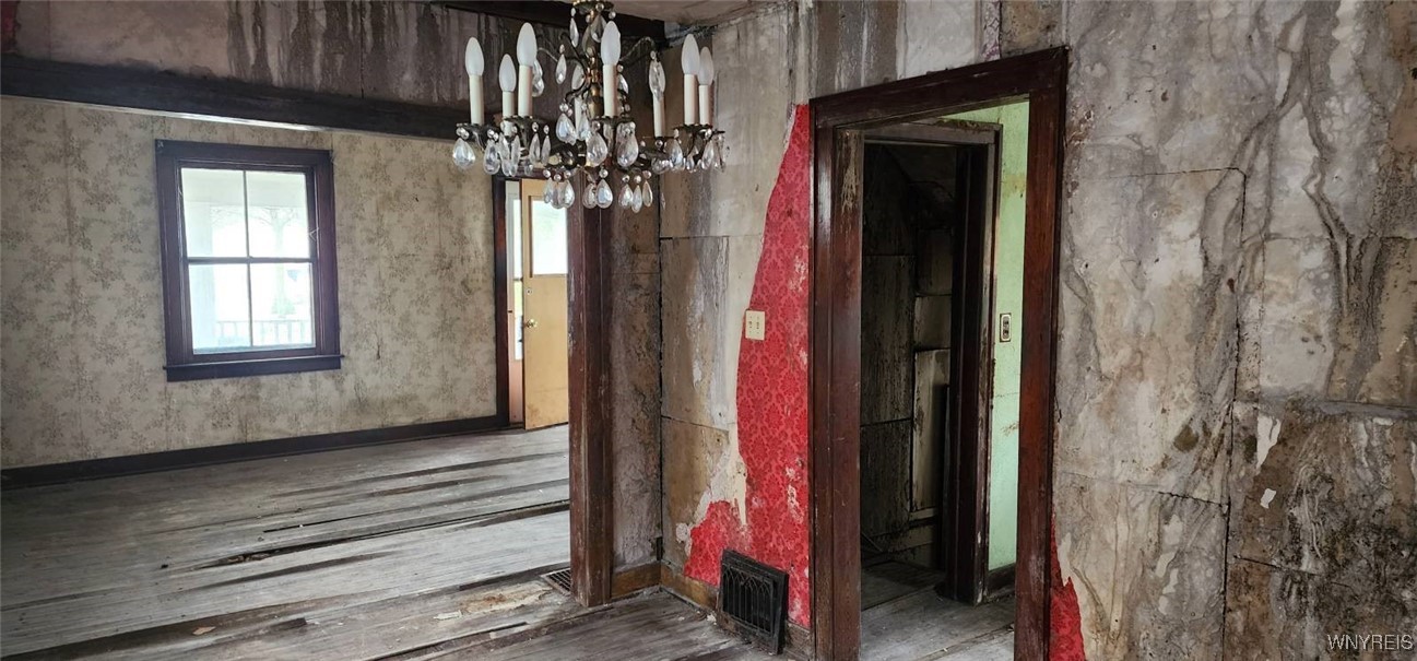 295 Grove Street Tonawanda City, NY 14150 - Photo 12 of 41