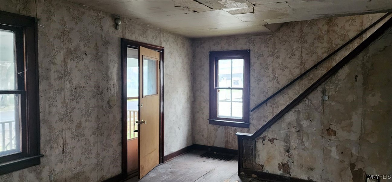 295 Grove Street Tonawanda City, NY 14150 - Photo 14 of 41