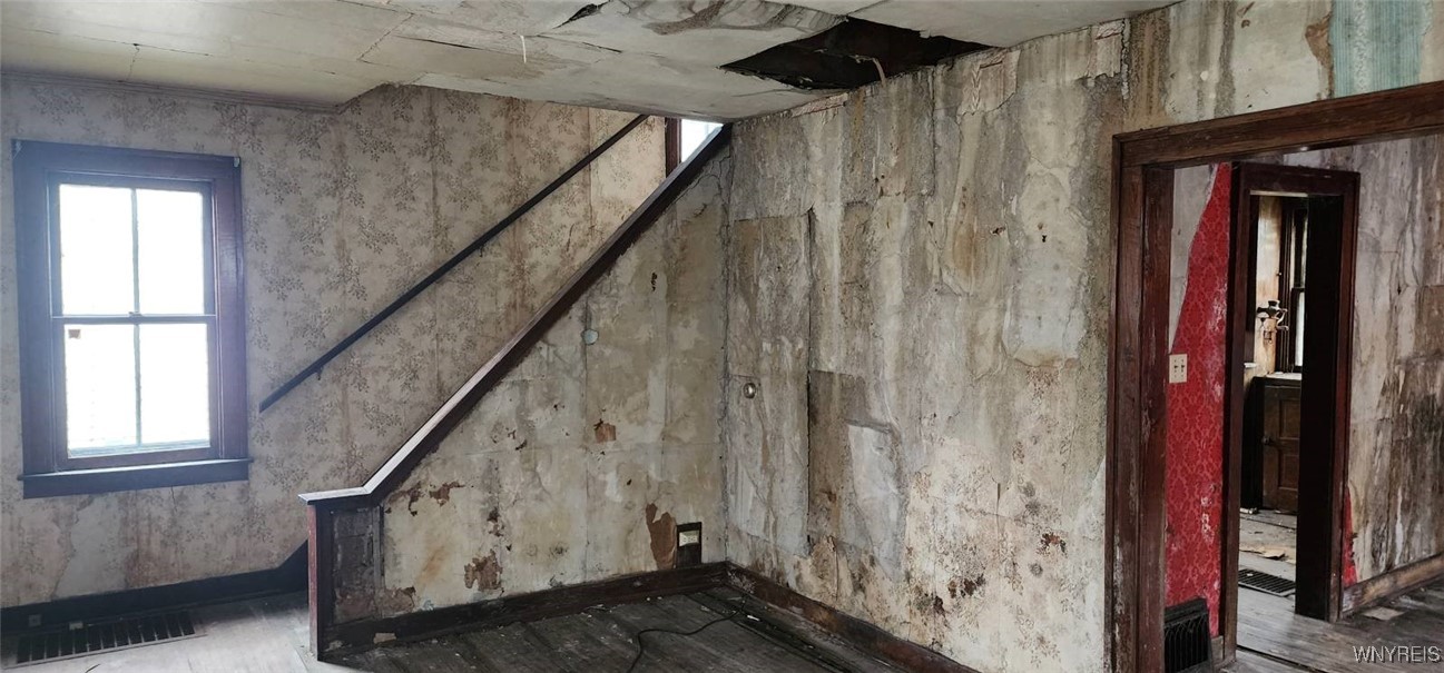 295 Grove Street Tonawanda City, NY 14150 - Photo 15 of 41