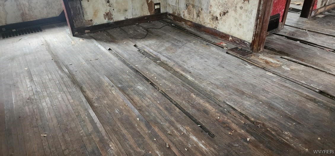 295 Grove Street Tonawanda City, NY 14150 - Photo 16 of 41