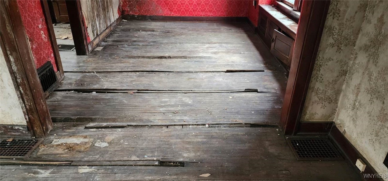 295 Grove Street Tonawanda City, NY 14150 - Photo 20 of 41