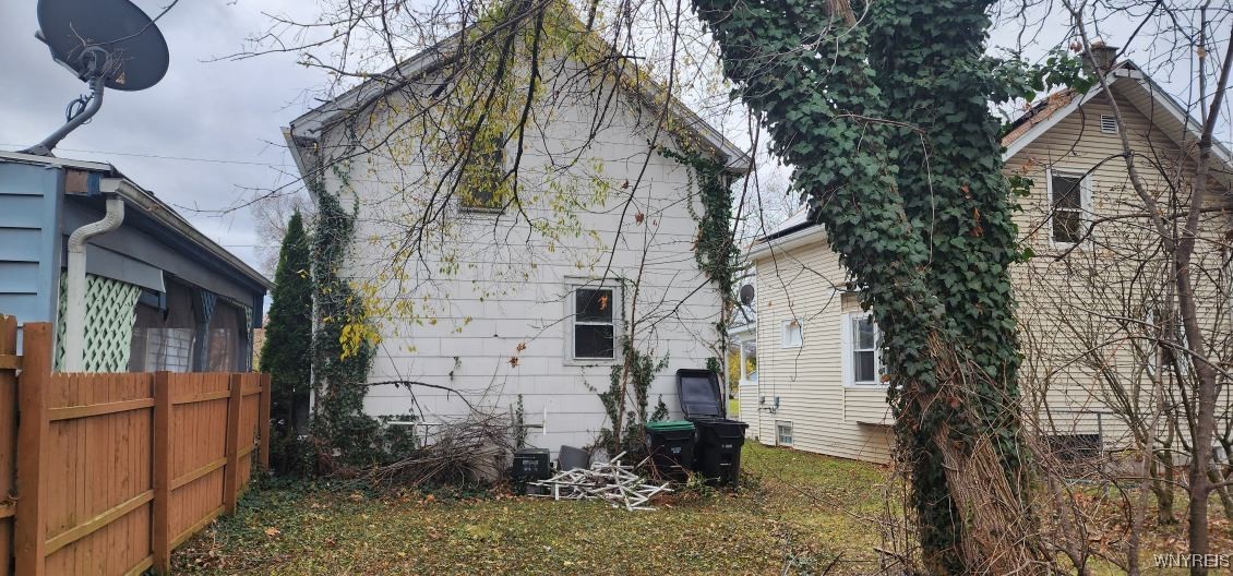 295 Grove Street Tonawanda City, NY 14150 - Photo 4 of 41