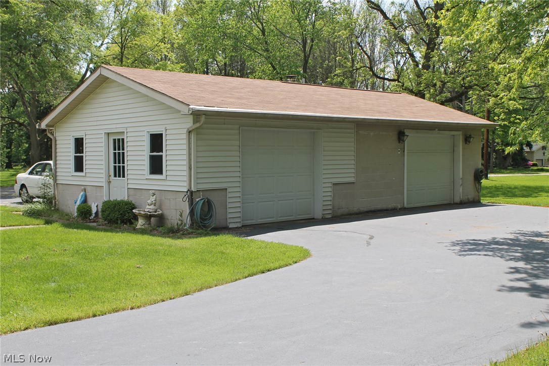 884 Howland Wilson Road Southeast Warren, OH 44484 - Photo 8 of 32 Gallery Image 8