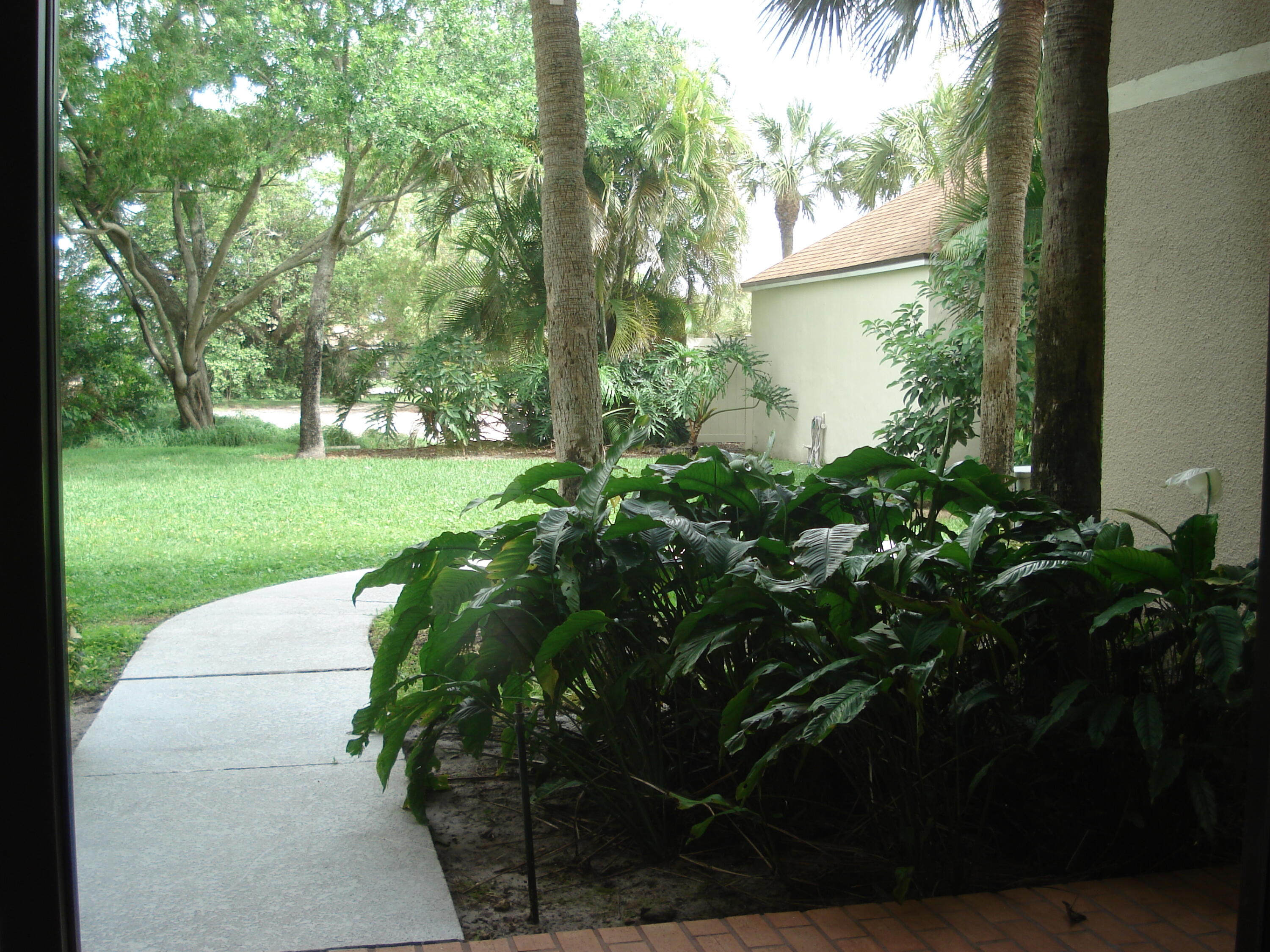 5750 Camino Del Sol, Unit 104 Boca Raton, FL 33433 - Photo 28 of 35 Walking Path