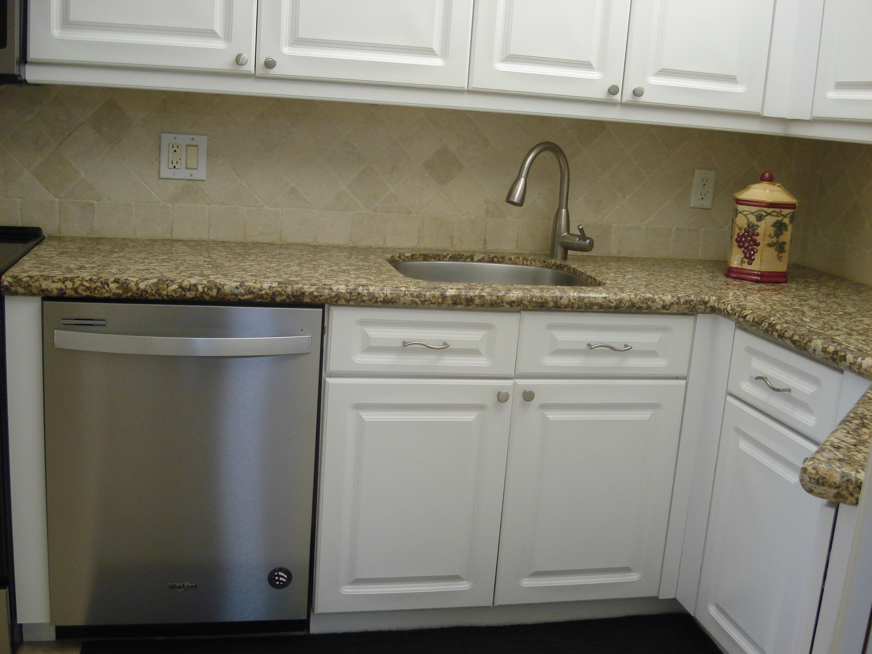 5750 Camino Del Sol, Unit 104 Boca Raton, FL 33433 - Photo 4 of 35 Kitchen
