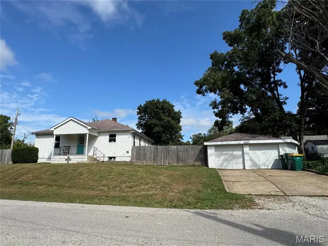 $135,000 | 400 Avery Hill, Belleville, IL 62223