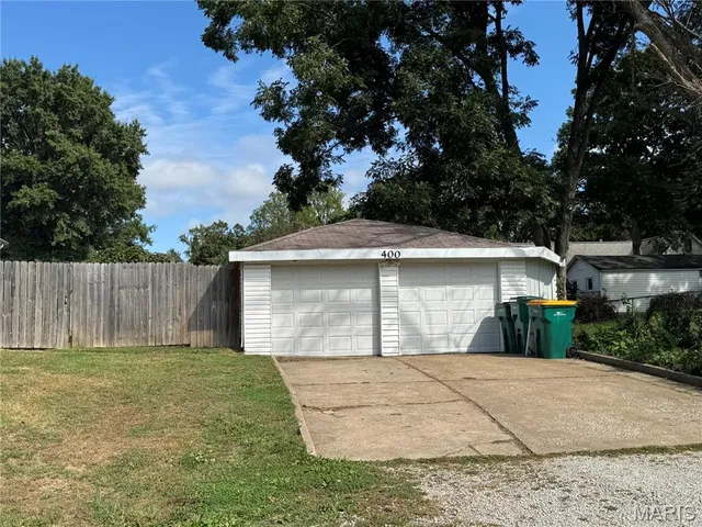 $135,000 | 400 Avery Hill, Belleville, IL 62223