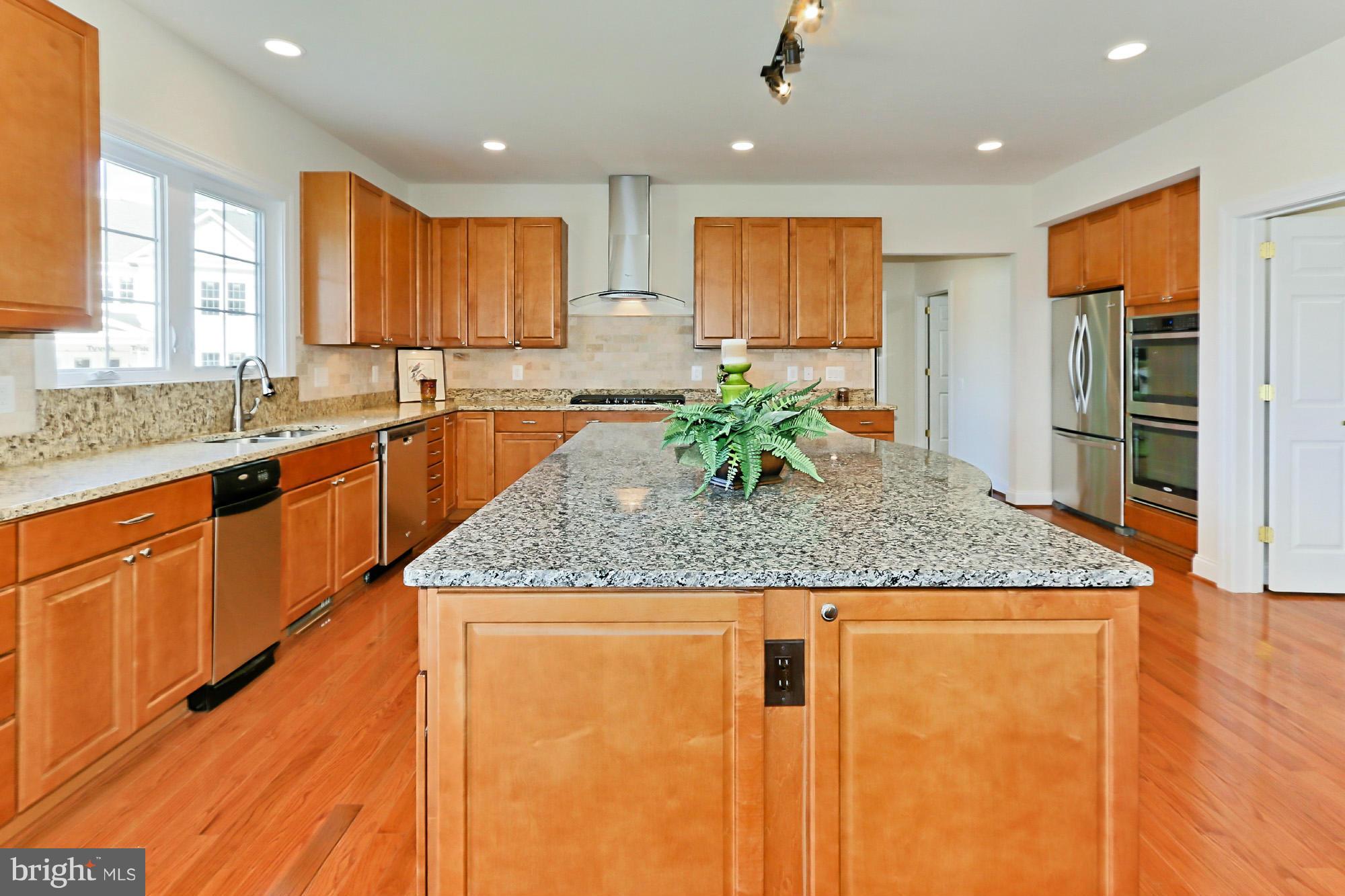 7002 Springville Court Springfield, VA 22150 - Photo 9 of 30 Lovely granite counters