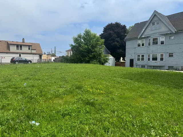 $19,200 | 550 North 28th Street, Milwaukee, WI 53208