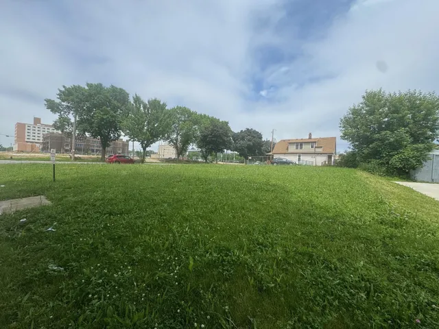 $19,200 | 550 North 28th Street, Milwaukee, WI 53208