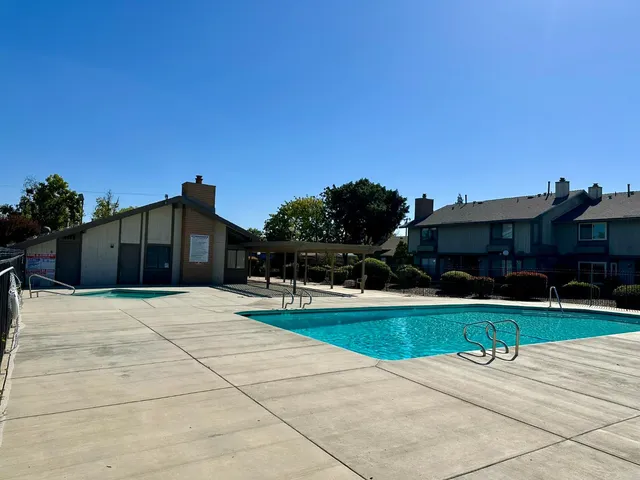 $270,900 | 4676 East Alamos Avenue, Unit 124, Fresno, CA 93726