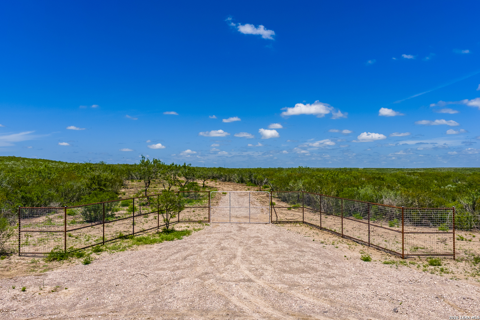 111 Los Lomas Ranch Road Freer, TX 78357 - Photo 3 of 31