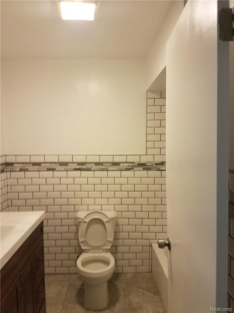 436 Helen Street Inkster, MI 48141 - Photo 16 of 29 full bth