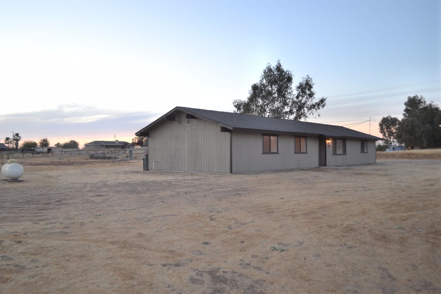 19854 Oakhill Road Madera, CA 93638 - Photo 2 of 10 Gallery Image 2