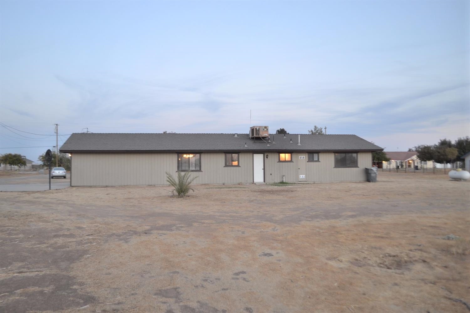 19854 Oakhill Road Madera, CA 93638 - Photo 3 of 10 Gallery Image 3