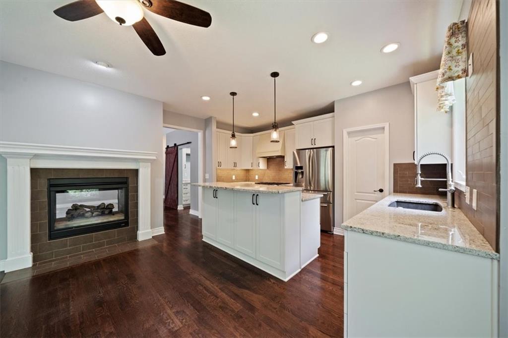 8565 Waverly Road De Soto, KS 66018 - Photo 9 of 45