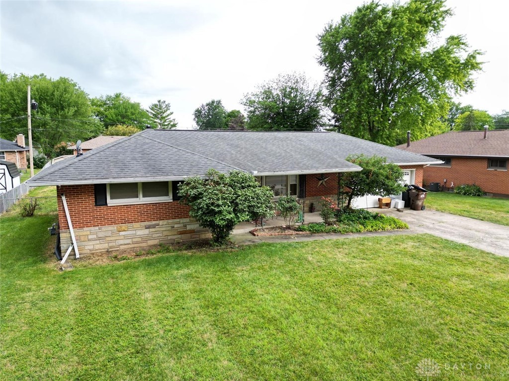 4343 Middle Urbana Road Springfield, OH 45503 - Photo 2 of 35