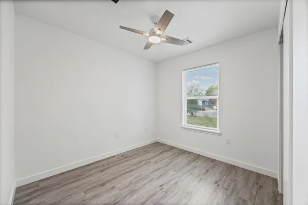 $1,900 | 1100 Monte Vista Drive, Lockhart, TX 78644