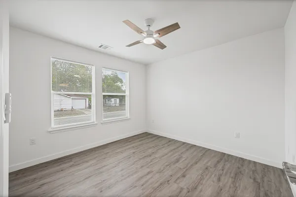 $1,900 | 1100 Monte Vista Drive, Lockhart, TX 78644