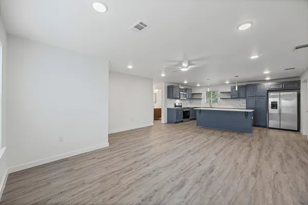 $1,900 | 1100 Monte Vista Drive, Lockhart, TX 78644