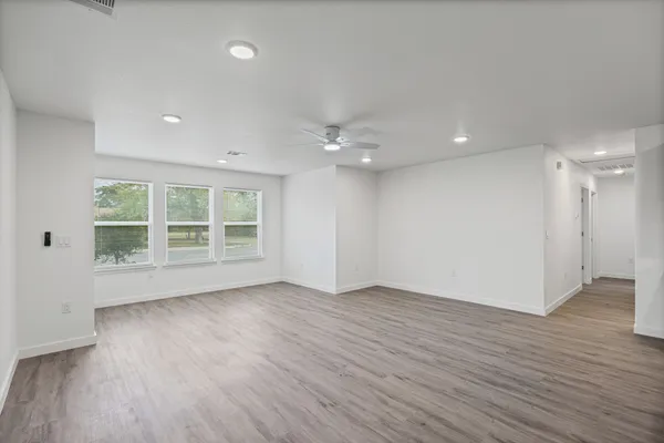 $1,900 | 1100 Monte Vista Drive, Lockhart, TX 78644