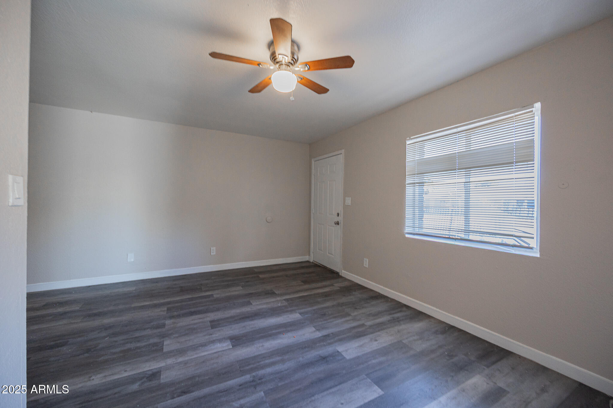 1703 West Mountain View Road, Unit 1 Phoenix, AZ 85021 - Photo 6 of 13 B33A6848