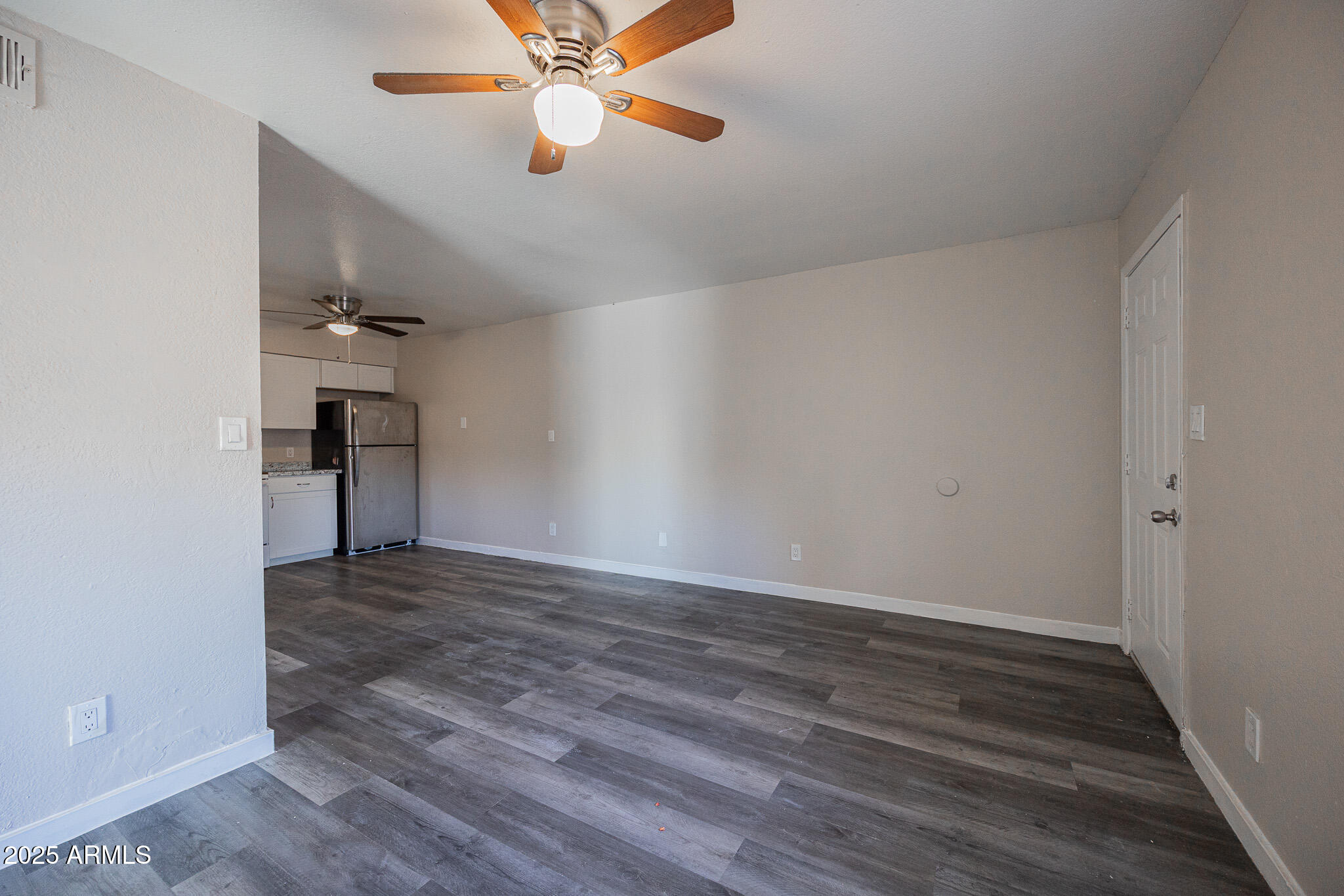 1703 West Mountain View Road, Unit 1 Phoenix, AZ 85021 - Photo 7 of 13 B33A6849