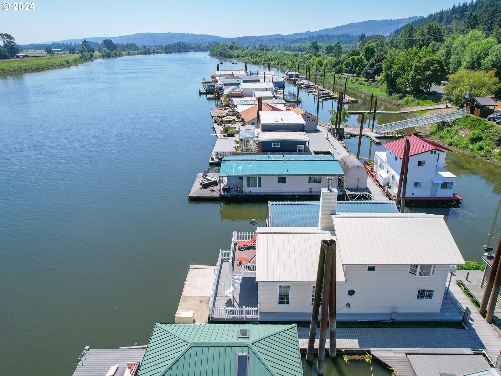 23560 Northwest St Helens Road, Unit N4 Portland, OR 97231 - Photo 33 of 37 a view of a roof deck