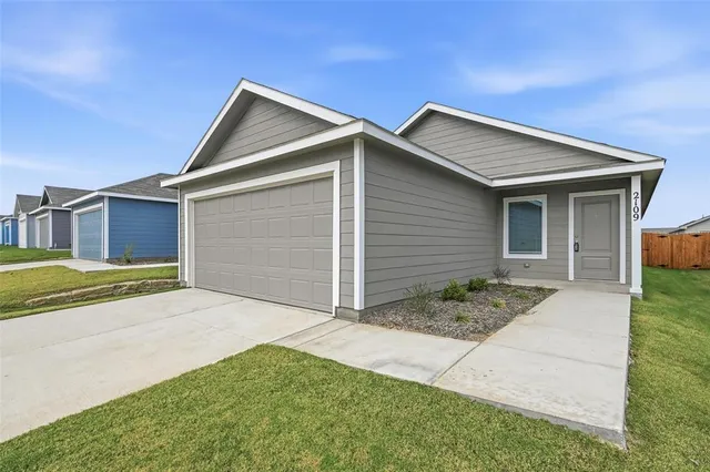 $1,695 | 2109 Spartan Drive, Crandall, TX 75114